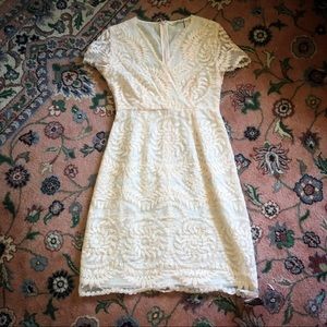 Size 6 US dress. Lace. Nude color.